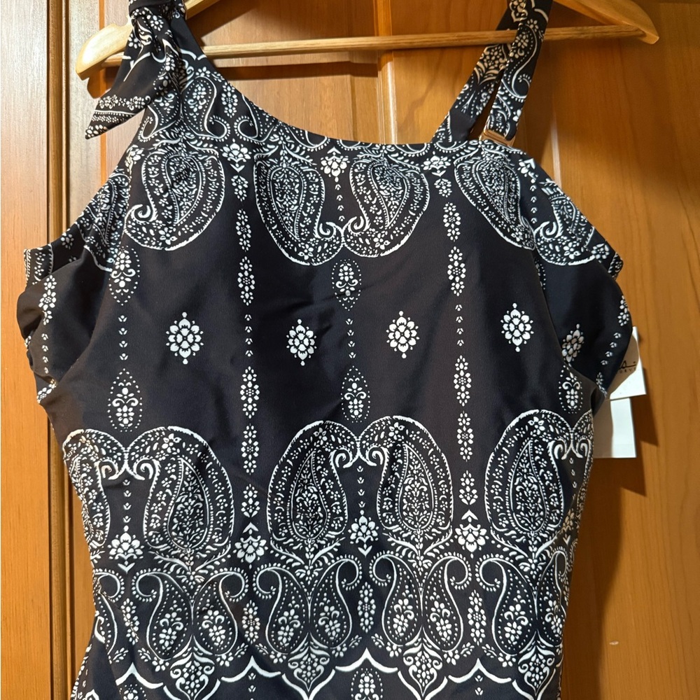 One Piece Swimsuit Plus Size 16W Black White Paisley by Raisins  NWT - Picture 3 of 8